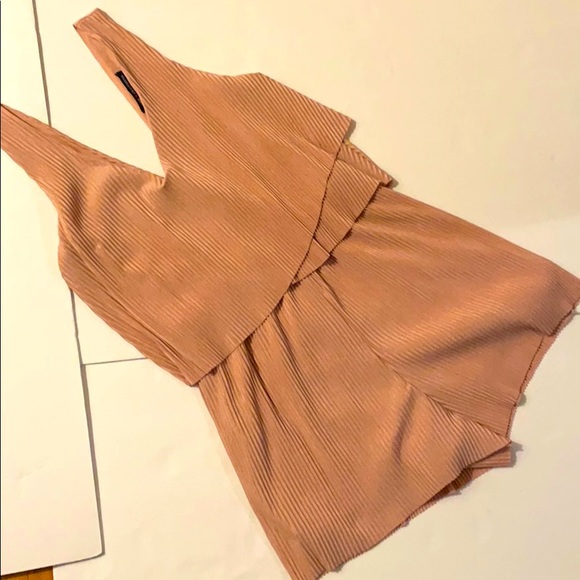 Pleated romper - Picture 2 of 2